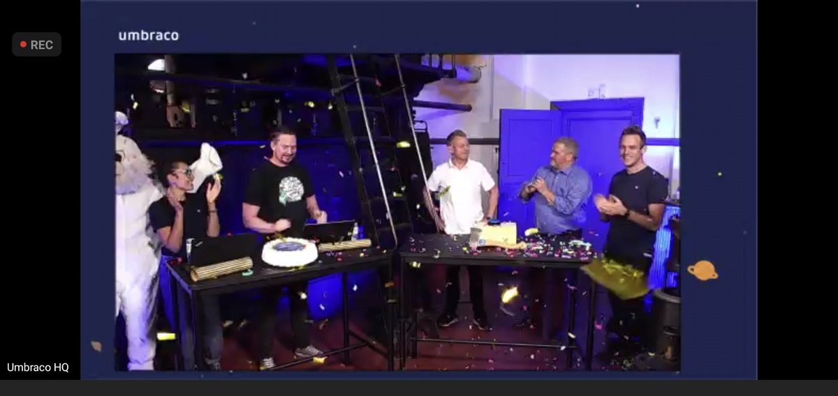 dAmazingNut's tweet image. #Umbraco9 launched 🎺🎺🎺
There&apos;s a 🐰 lurking in there too!