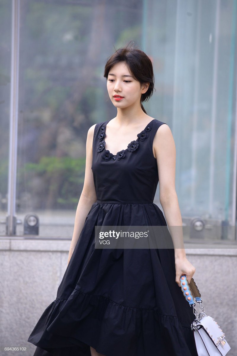Tine101094's tweet photo. Real life royalty Bae Suzy ♥️ https://t.co/vvwAnZICPC