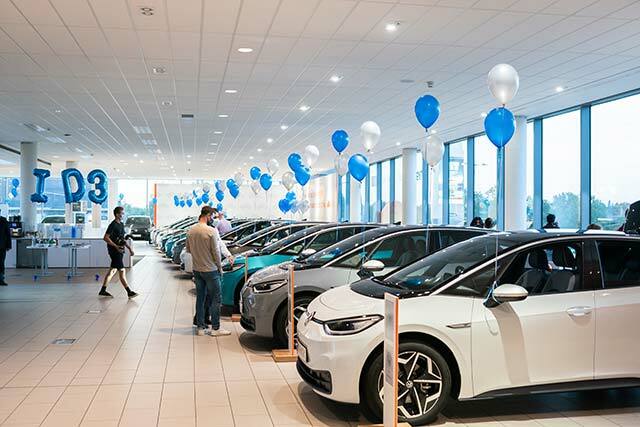 ECarsReport's tweet photo. EVs outsell diesel vehicles in Europe in August for the first time ever https://t.co/vFLWYwEnJ2