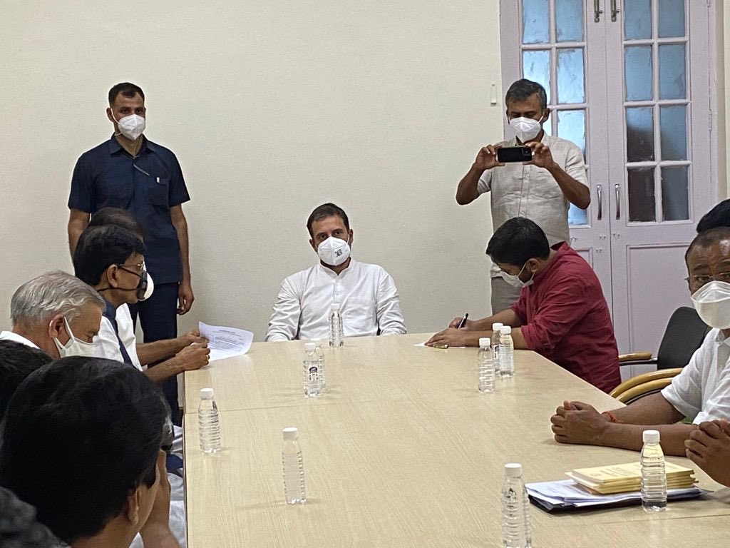 KumarAshishINC's tweet photo. बिहार का युवा @kanhaiyakumar और @jigneshmevani80 भाई का स्वागत करता है। बिहार हर हमेशा एक नई क्रांति का दोतक रहा है! आदरणीय @RahulGandhi जी के सोच और गरीबो, युवाओ, शोषितो की आवाज के साथ आवाज को ताकत देने के लिए आप दोनो का स्वागत है। https://t.co/QSUhreHlyu