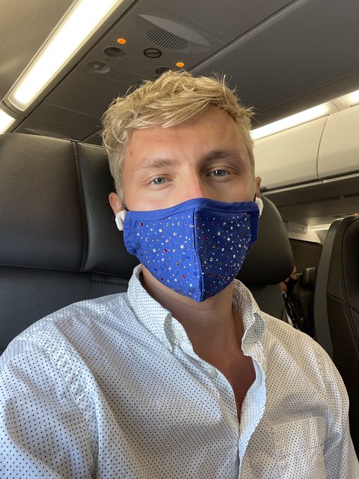 Like my mask? https://t.co/IEgIBorT8G