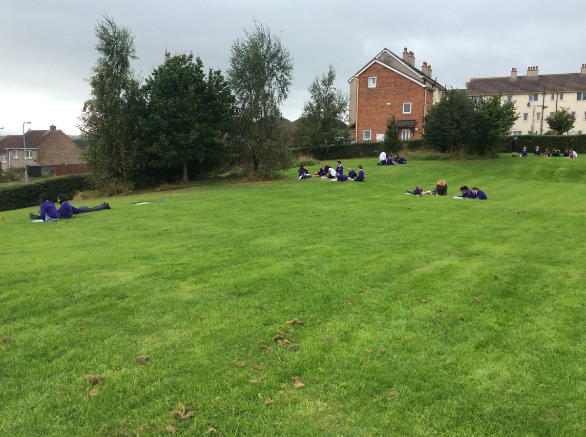 LeyTopPrimary's tweet photo. 5/6M and 5/6S also have their topic lesson outside this week.
#artists #outdoorlearning #outdoor #focussedlearning #year5 #year6 https://t.co/cZlGHS1zRR