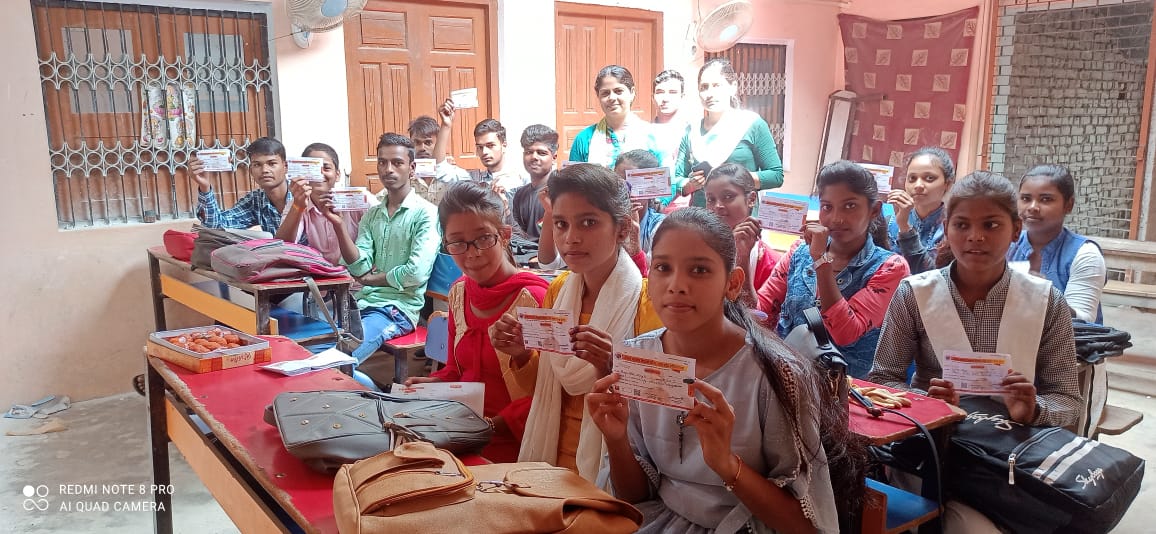 abvp_azamgarh's tweet image. #9Day
#JoinABVP 
#MembershipDrive2021

आज अखिल भारतीय विद्यार्थी परिषद आर्यमगढ़ विभाग के #लालगंज जिले के #सिधौना नगर इकाई के विमल कोचिंग सेंटर मेहनाजपुर में सदस्यता हुई और छात्र-छात्राओं ने मिठाई बांट गया ।  
#ABVPLalganj