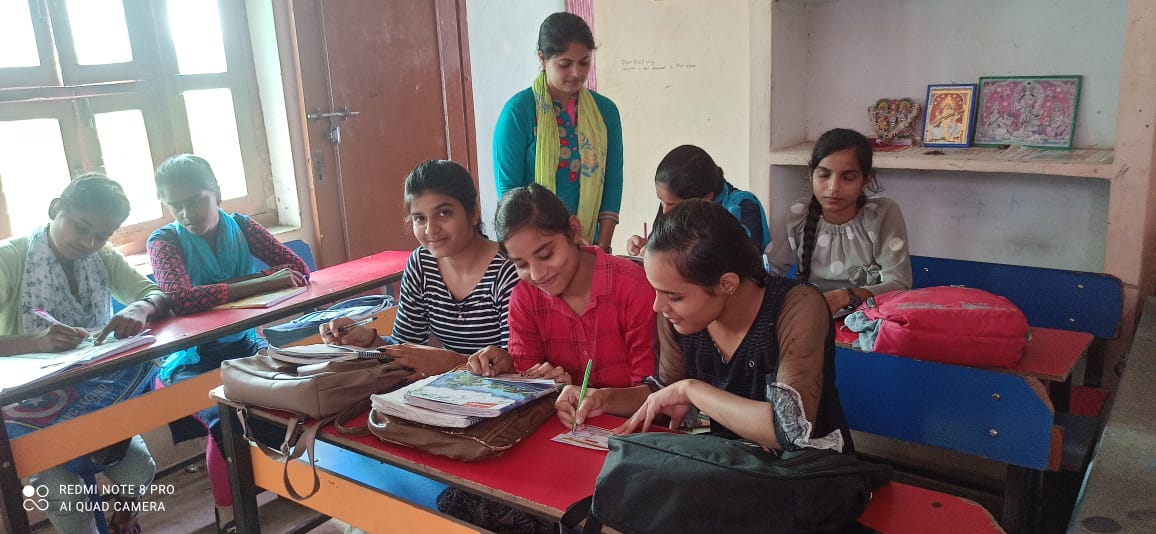 abvp_azamgarh's tweet image. #9Day
#JoinABVP 
#MembershipDrive2021

आज अखिल भारतीय विद्यार्थी परिषद आर्यमगढ़ विभाग के #लालगंज जिले के #सिधौना नगर इकाई के विमल कोचिंग सेंटर मेहनाजपुर में सदस्यता हुई और छात्र-छात्राओं ने मिठाई बांट गया ।  
#ABVPLalganj