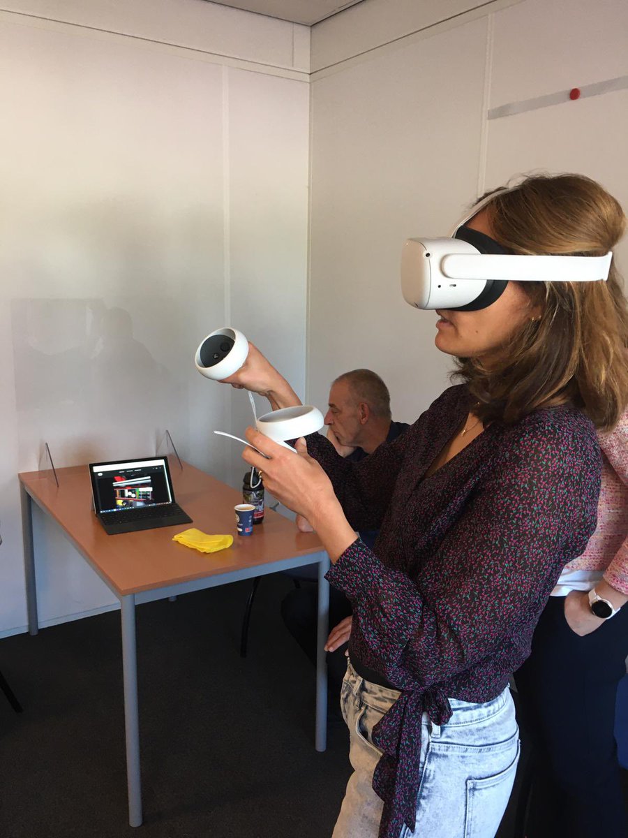ilkaschot's tweet photo. Vandaag krijgen we informatie over de nieuwe leergang voertuigbediener. We mochten meteen de vr module uittesten. #ifv #voertuigbediener #vr https://t.co/pq8iNMdRMd