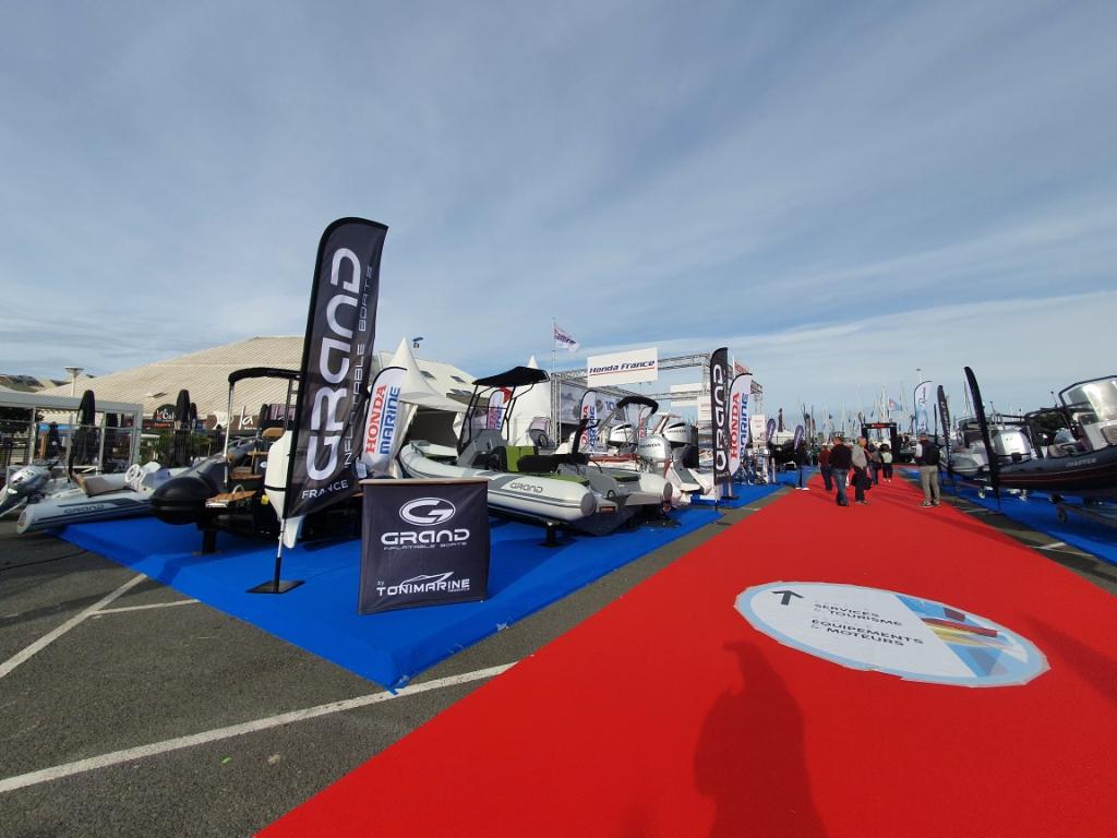 HondaFrancePR's tweet photo. Le 49e salon du #GrandPavois de La Rochelle vient d'ouvrir ses portes jusqu'à dimanche🚤! Venez découvrir nos nouveautés #HondaMarine! Nouveau design de #Moteur et nouvelle offre de #Garantie sont au RDV avec nos partenaires #Grand, @HighfieldBoats , #MarSea, #Ranieri et #Terhi! https://t.co/4nriBtSr4L