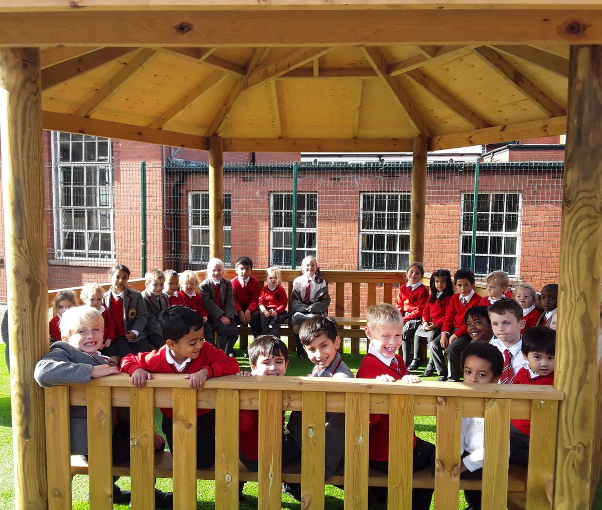 NULS_Nursery's tweet photo. Little NULS loved meeting their new Yr3 Buddies! These sessions give the older children a sense of responsibility and the younger children an opportunity to gain an awareness of the wider school community. #WeareLittleNULS #WeareNULS #excellentEYFS https://t.co/dXLGWZnxdi