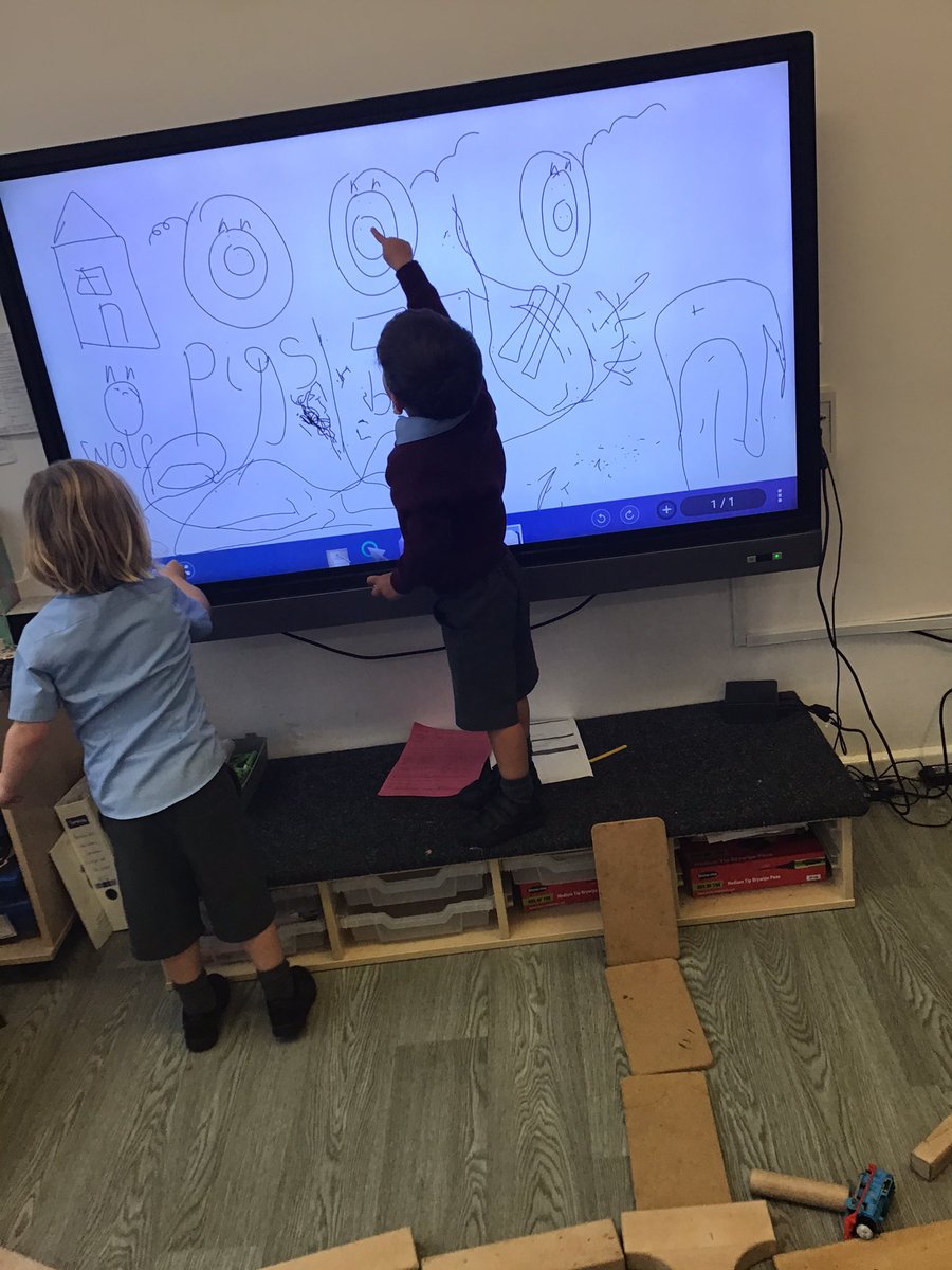 CharlesPrimary's tweet photo. Three little pigs fun. We are making a brick house, making wolf pancakes and drawing pigs in Reception this morning. 🐷🐽🐖#StChEnglish #StChWriting #StChArt #StChEYFS https://t.co/LtelftE45v