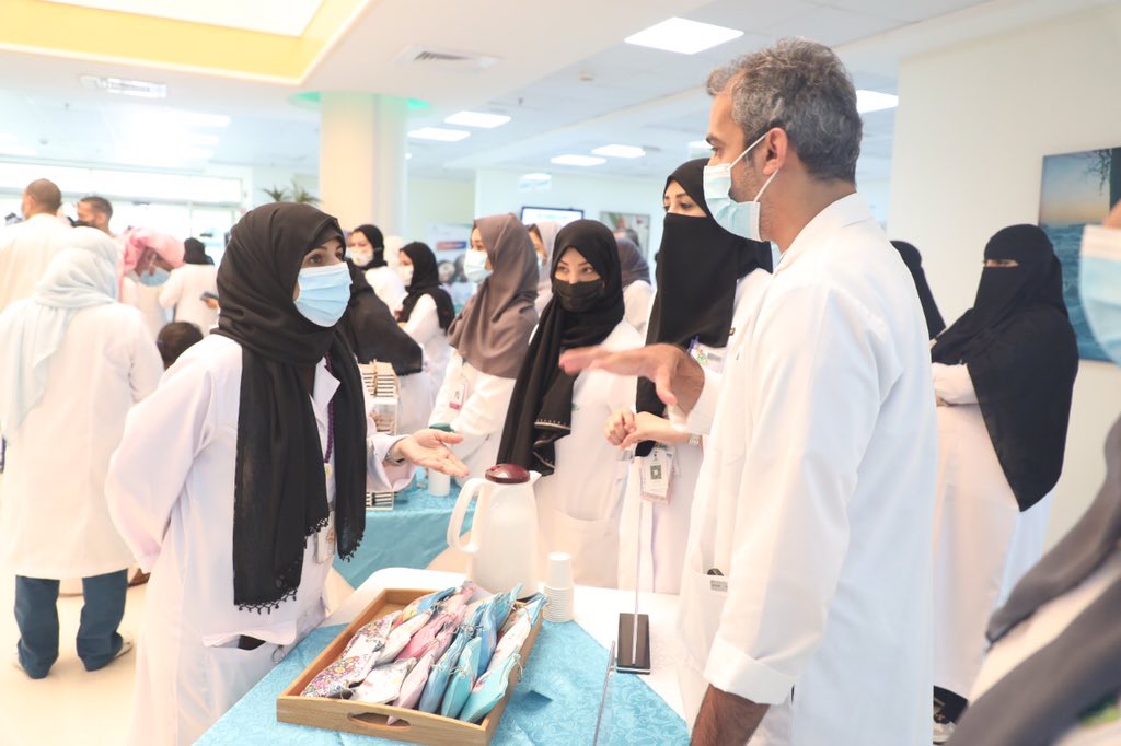 Jeddahhealth's tweet photo. #يحدث_الآن 
#مجمع_الملك_عبدالله_الطبي في جدة يُقيم برنامجاً توعوياً تفاعلياً عن أهمية #العلاج_الطبيعي بمشاركة @SPTA_Jed وذلك بهدف رفع مستوى الوعي الصحي بين المراجعين والزوار والموظفين بمناسبة #اليوم_العالمي_للعلاج_الطبيعي . https://t.co/7bB65n8FUF