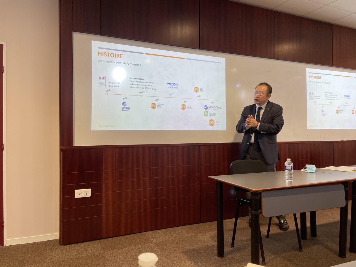 "<a href="/BrestBS/">Brest BS</a>  est la première école Franco-chinoise en France. L’apprentissage du chinois y est obligatoire dans le programme BIM » explique Dai Shen, DG de l'école