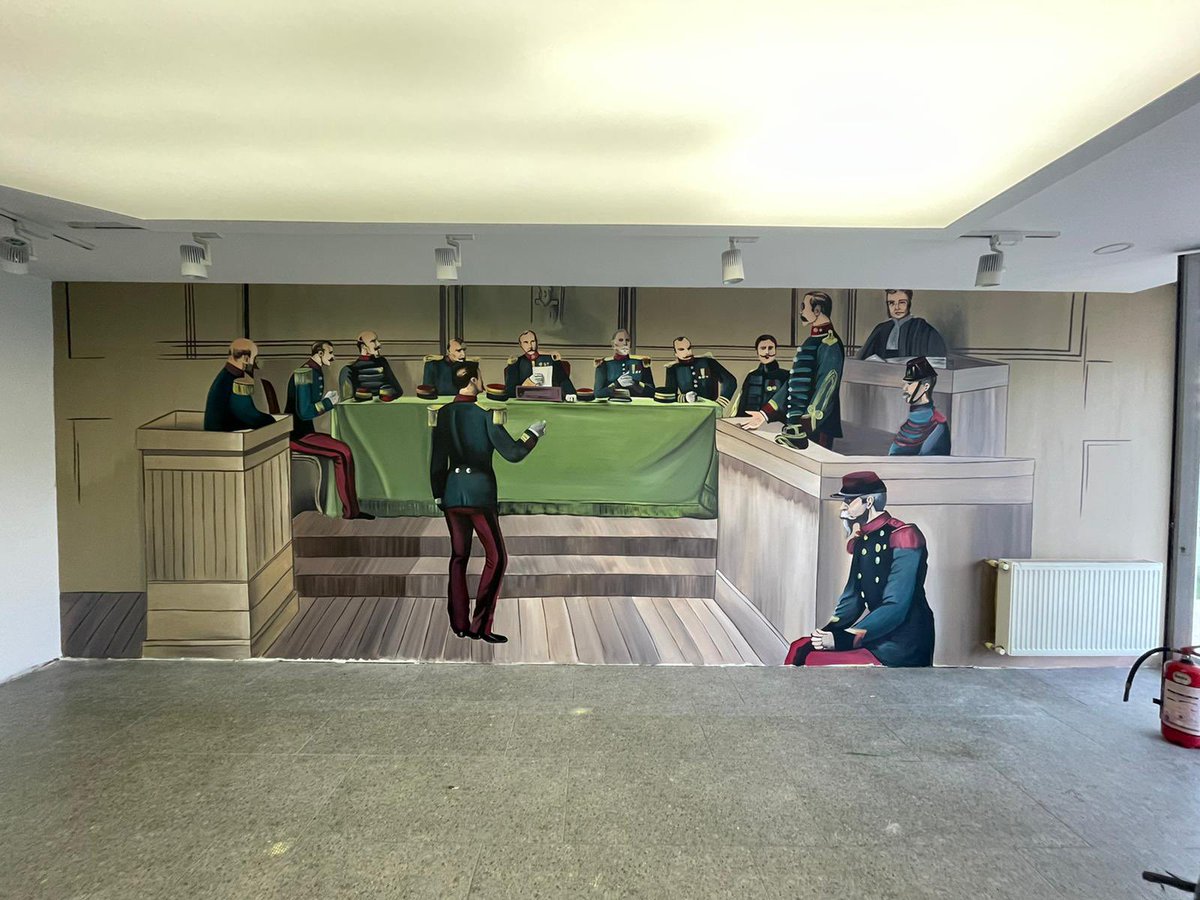 Sokrates ve Dreyfus davalarını sembolize eden çalışmaları özel duvar sanatçılarımız marifetiyle ofis duvarlarımıza işledik.