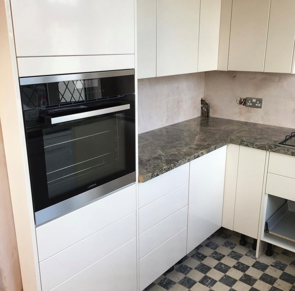 Warmup_Plc's tweet photo. Transformation Tuesday!!
Warmup Underfloor Heating installed in this kitchen π΄
@bayley_building_ltd did an amazing job with this transformation.
#kitchendesign #kitchenstorageideas #tuesdayvibe #flooring #tiles #transformationtuesday https://t.co/ifb6ApsERW