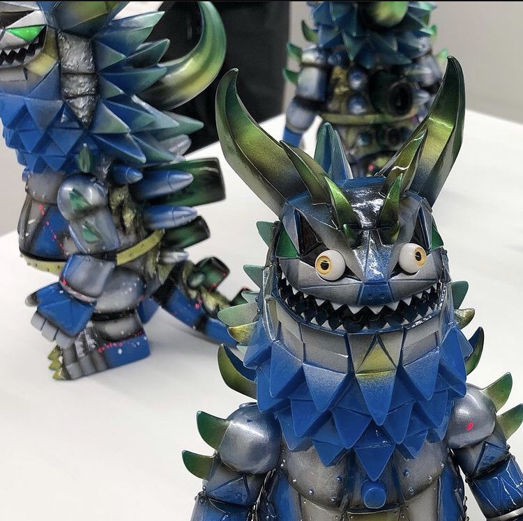 ObPus's tweet photo. ランチの後に寄ってみたらT9Gくんが在廊中。常駐している訳ではないらしく今日はタイミングが良かったみたい。メカランジアスの製品版とカスタム作品の違いも今日はしっかり確認しました。
#t9g #shokonakazawa #hidarizingaro #中野ブロードウェイ https://t.co/t3fcKmqVMo