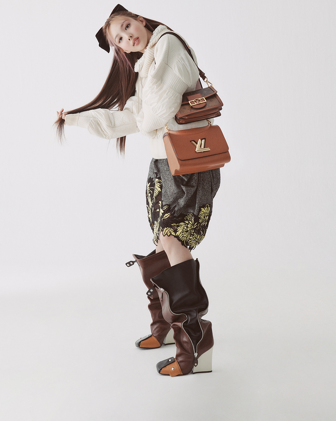 Louis Vuitton on X: #Nayeon in #LouisVuitton. Photographed for  @Elle_Korea, the K-Pop superstar wears pieces from @NicolasGhesquière's  #LVFW21 Collection and shows off the iconic Twist bag.   / X