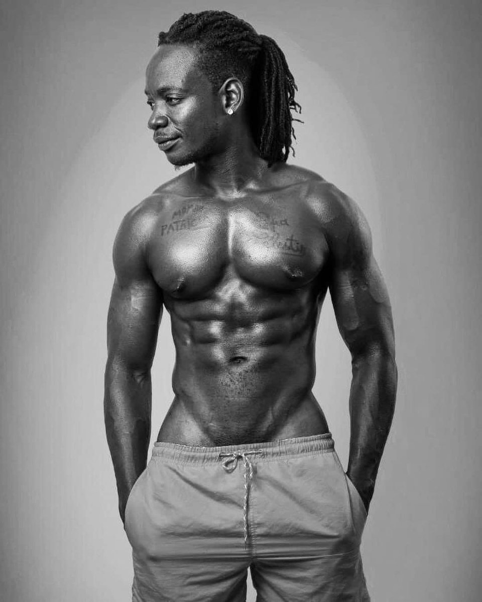 Bodydesire11's tweet photo. Black 🍫🖤 🖤💪🏿 https://t.co/DpswXfAqHy