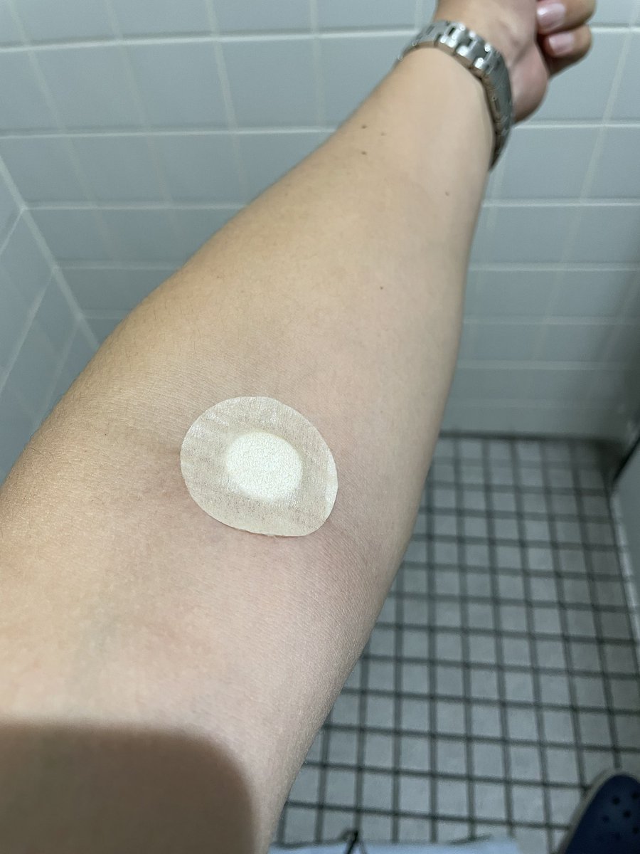 いろいろな意味で終わり。
健康診断です。
去年より体重8kgも落ちてたのに、
まだまだメタボとの事…

お医者様は
『あと10kg落とせば理想体重ですよ』
と、満面の笑みで言いました。

私は、ただただ愕然としました。
#健康診断