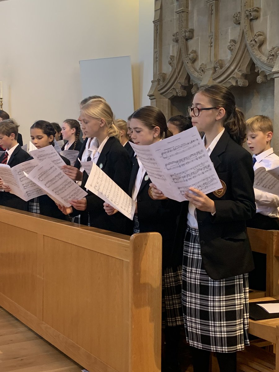 OakhamSch's tweet image. Lower School pupils enjoyed the Harvest Festival Family Service this morning. #harvestfestival #blessings #gratitude #celebration