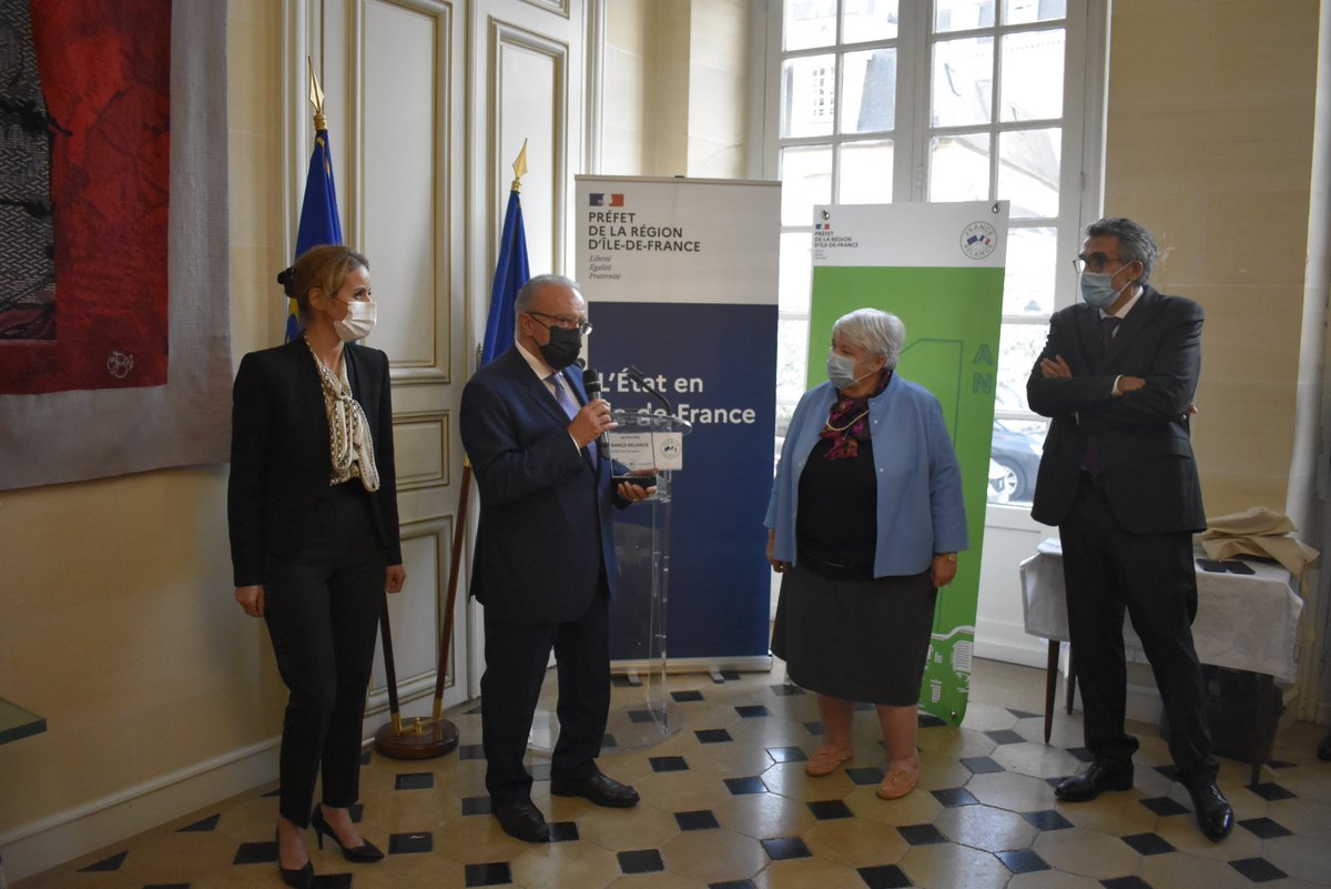 Prefet75_IDF's tweet photo. Friches, rénovation d'écoles, aménagements cyclables, ... Bravo aux 8 lauréats mis à l'honneur 
➡️ @paris
➡️ CC #plainesetmontsdeFrance
➡️ @ville_viroflay
➡️ @VilledeDourdan
➡️ @VilledeBagneux
➡️ #Gagny
➡️ @Nogent94130
➡️ #Mours
ainsi qu'à l'@AMIF_asso pour son prix spécial👏👏 https://t.co/tzaMRL8lCp
