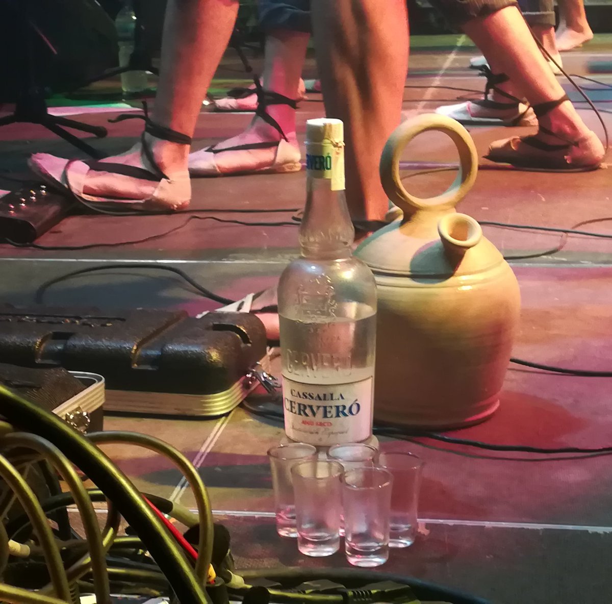 julioelsant's tweet photo. 📢Atents gentola🤗🤗
Pròximes dates🤘😎🎸
8/10 Vilamarxant.
9/10 La Pobla de Vallbona (Bajoqueta Simfònica).
11/10 Sant Vicent del Raspeig (Bajoqueta Simfònica).
Anirem informant pendons😜😜😜
Salut, festorra i rock!!!!!!
#BajoquetaRock #rockenvalenciá https://t.co/7HFctg6Y3J