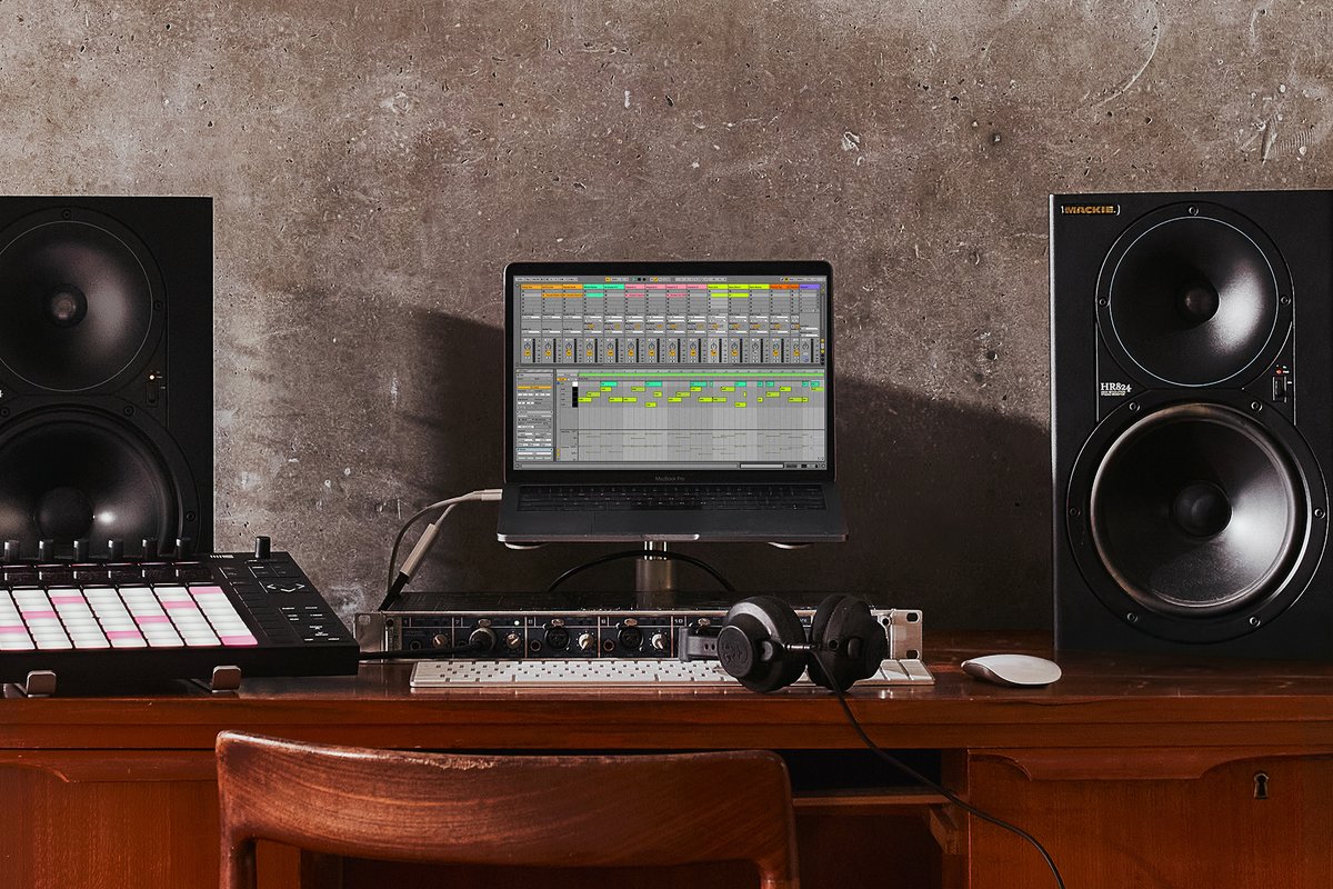 BitBeatAudio's tweet image. Atención porque @ableton acaba de anunciar que la versión 11.1 de Live está disponible como beta pública. Live 11.1 incluye soporte para  M1 Silicon de Apple. También incluye mejoras en dispositivos y nuevos efectos Max for Live.

+info ➡bitbeat.es/blog/ableton-a…