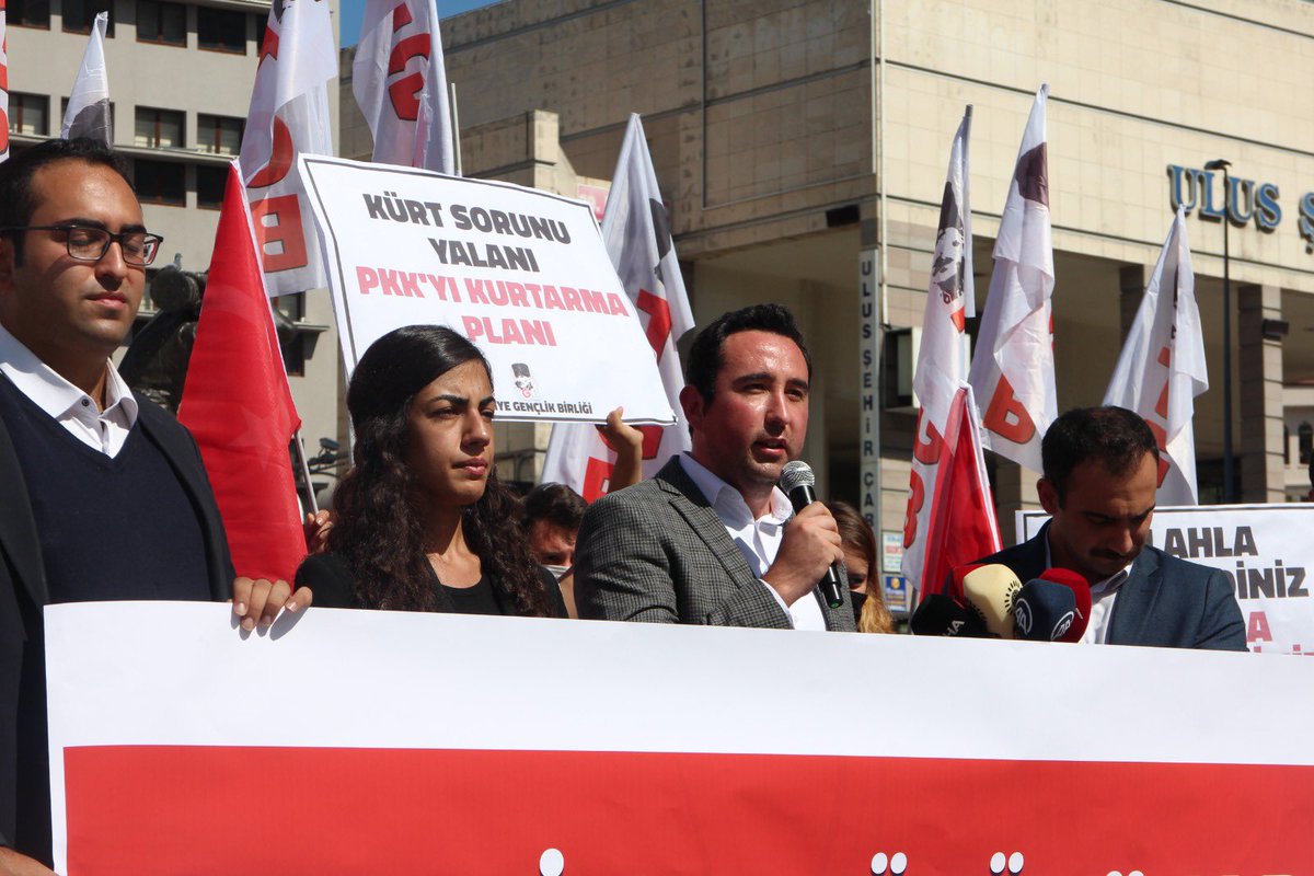 Ulus’ta ilk Meclisimizin önünde TGB Genel Başkanı Sn. Dilek Çınar’la birlikte Ankara halkına ve Türkiye kamuoyuna bir kez daha ilan ettik:

Biden tayfasının “Kürt sorununa TBMM’de çözüm önerisi PKK’yı kurtarma planıdır.”
TBMM terörle mücadele kararlılığını dünyaya ilan etmelidir!