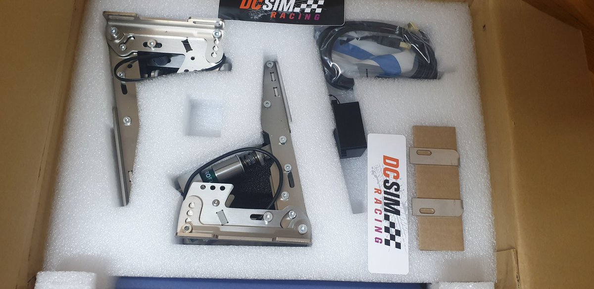 Recibido el primer premio de <a href="/dcsimracing/">Dcsimracing</a> del evento presencial organizado por <a href="/SimRacingVCup/">SimRacingVirtualCup</a> en #labarricadelabuelo. Agradecer el gran trabajo de <a href="/imbrubio77/">Rubio</a> y <a href="/Pirrut23/">Pirrut23</a>