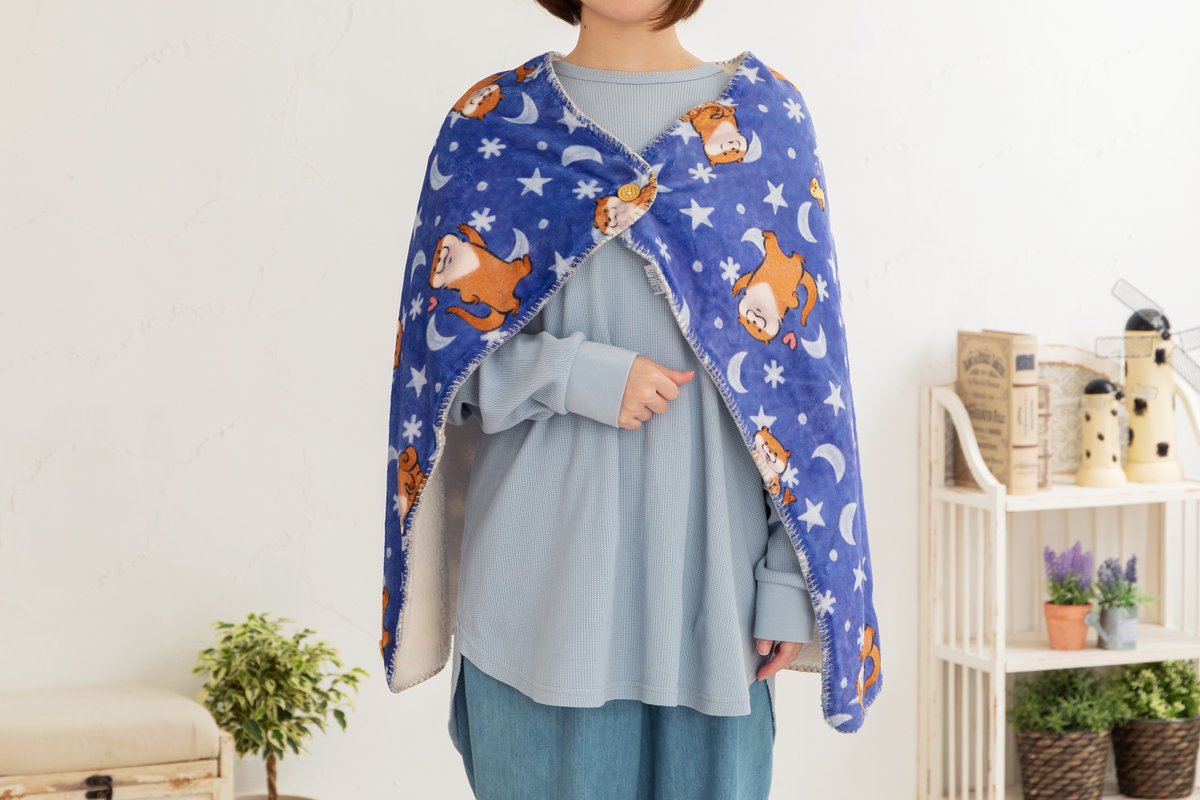 nun2store's tweet photo. 🌻告知🌻

#可愛い嘘のカワウソ
あったか3WAYブランケット
税込2,640円

ひざ掛け、ポンチョ、ボレロの
3WAYで使えます💮

仕事や勉強、家事のときも
ずり落ちずに動きやすい❗️💯

#ぬんぬんストア にて
10/1(金)11時より販売🌷

販売まで今しばらくお待ちください🍀
https://t.co/m9vuX171qB https://t.co/o2httV8Wu5
