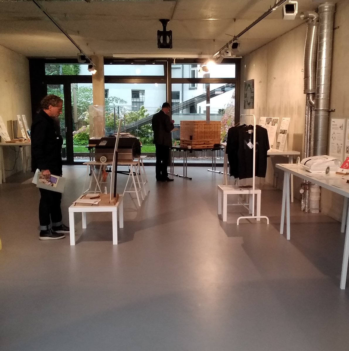 BundespreisEco's tweet photo. Decision day: Today the #jury decides who is nominated for the #GermanEcodesignAward this year! Stay tuned, because in the next few weeks we will present all potential award-winning projects individually.
#BPEco #BPEco21 #BundespreisEcodesign #jurysession https://t.co/PO5PtyOMxW