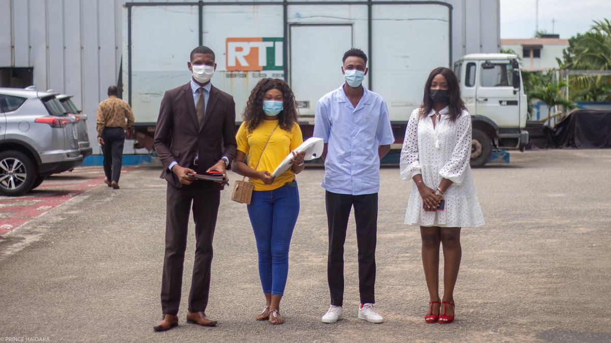 Nabehe_Soro's tweet image. Le lundi 27 septembre 2021, nous avons exprimé notre gratitude au DG de la RTI au nom de @OngGiveSmiles , @Leadersdedemain ,Soukpa Fondation.

M. Fousseni D. a encouragé notre initiative à l’endroit des enfants de Adzopé.

Merci à son Conseiller S, M. David Mobio.

#NS #TheSun 🌞