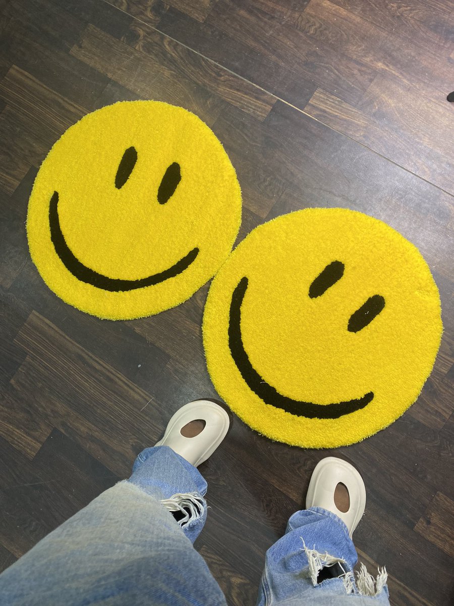flexgodmo's tweet photo. I make rugs now, please follow my business page @mo.rugs on Instagram coming soon 🥳 https://t.co/0IDqMi1DON