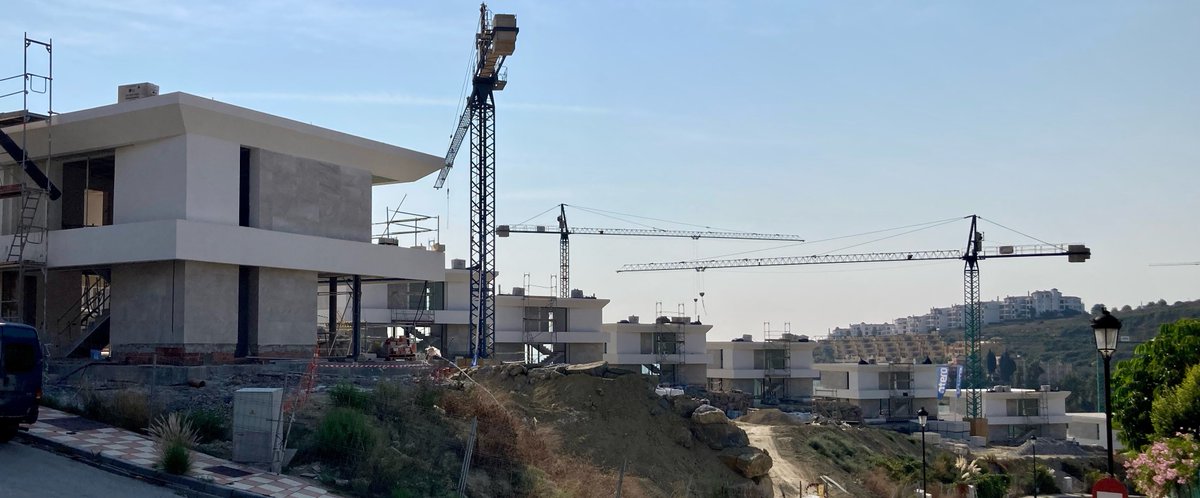 En marcha ya con nuestros trabajos para estas 6 viviendas en Manilva (Málaga), las cuales serán entregadas a finales de este año.