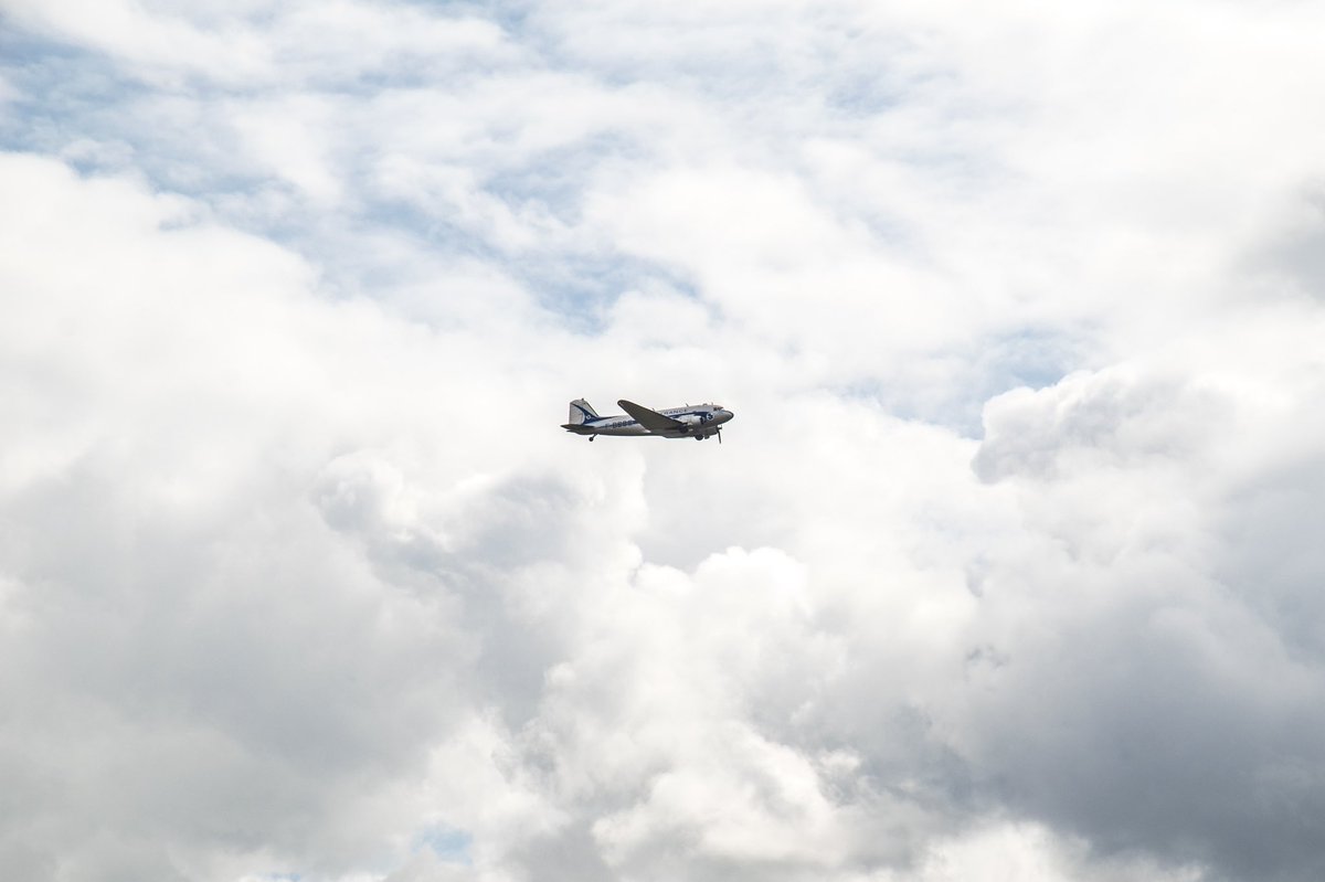 NosDren's tweet photo. Refueling and air show of the French transporter Douglas DC-3 F-AZTE. ✈️
#planespotting #plane #douglas #dc3 #airshow #airlegend #warbird #ww2plane #photography #planephotography #NosDren #aviationphotography #vintage https://t.co/ZmYn267zCX