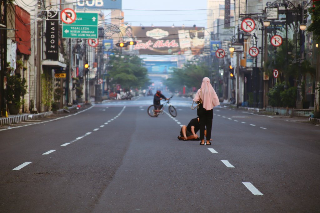 ThioStory's tweet photo. #thiostory #thiostudio #kokina #тхйёсторй #бандунг #bandung #highschool #bandunghighschool #streetphotography #asianboy #nightphotography #dailyphotograph #canoneos #eosdigital #dslr #teenage #asian #bandungraya #kotabandung #citycentre #town #downtown #pusatkota #streetstyle https://t.co/kx1n6rhmOp