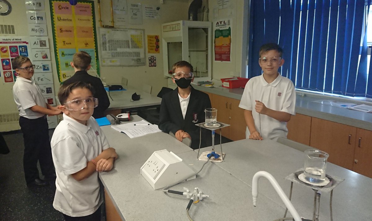 7L Practical work in science with Mr Horne.
