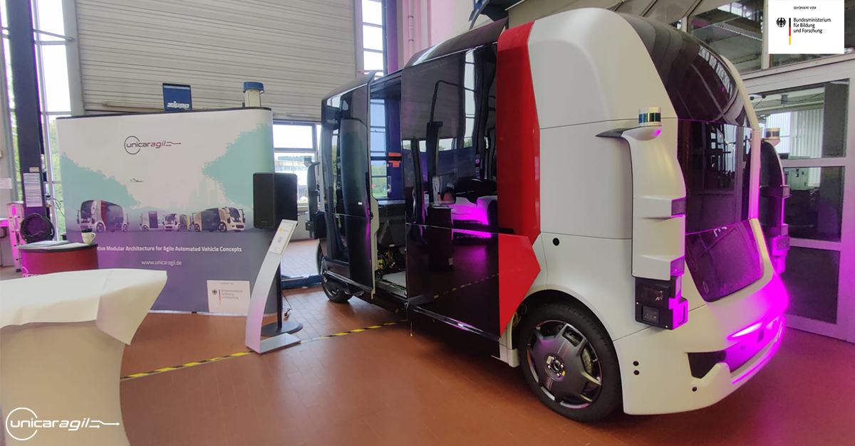 UNICARagil's tweet photo. The #autoSHUTTLE was an #eye-catcher at yesterday's evening #event of Red Cabin Intuitive Vehicles 2021 at ika. We think purple looks good on it, don't you?

#UNICARagil #selfdriving #autonomousvehicles #eMobility #AI #future #automateddriving https://t.co/j9KQD6DsSf