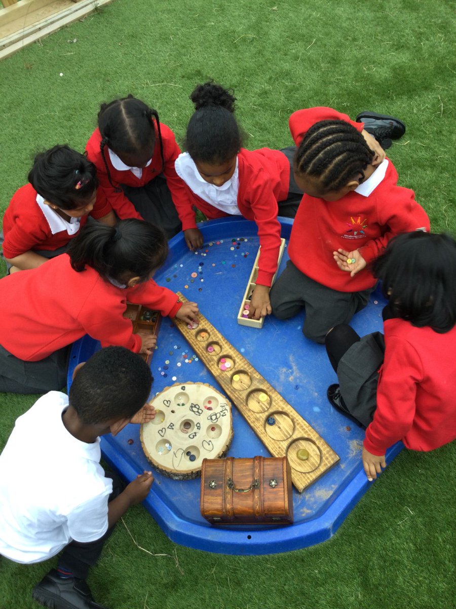 shakespeareLS9's tweet image. Reception have kick started progression in maths by focusing on matching and sorting with reinforced understanding through 'The Button Box'. We will return to these skills regularly to embed and develop more complex ideas @WhiteRoseMaths  #layeringlearning #EYFSReforms