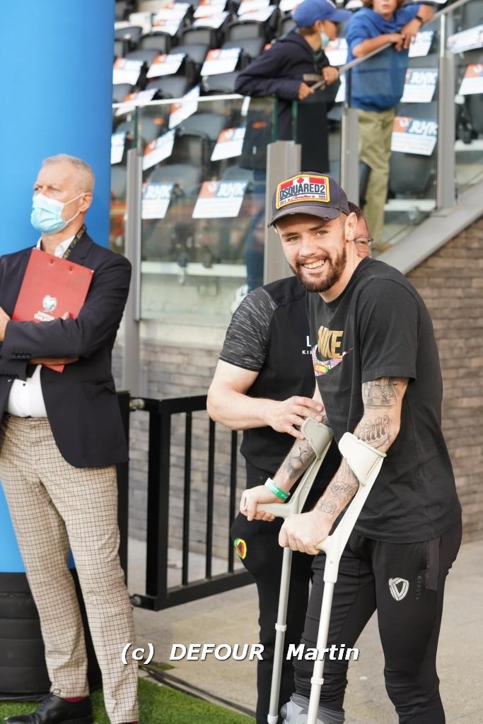 Ook Indy Boonen was aanwezig op KVO - Anderlecht. Hij revalideert in Antwerpen en is vastberaden om sterker terug te keren. Binnenkort gaan we langs bij hem om z'n revalidatie van dichtbij te volgen. 💚❤️💛