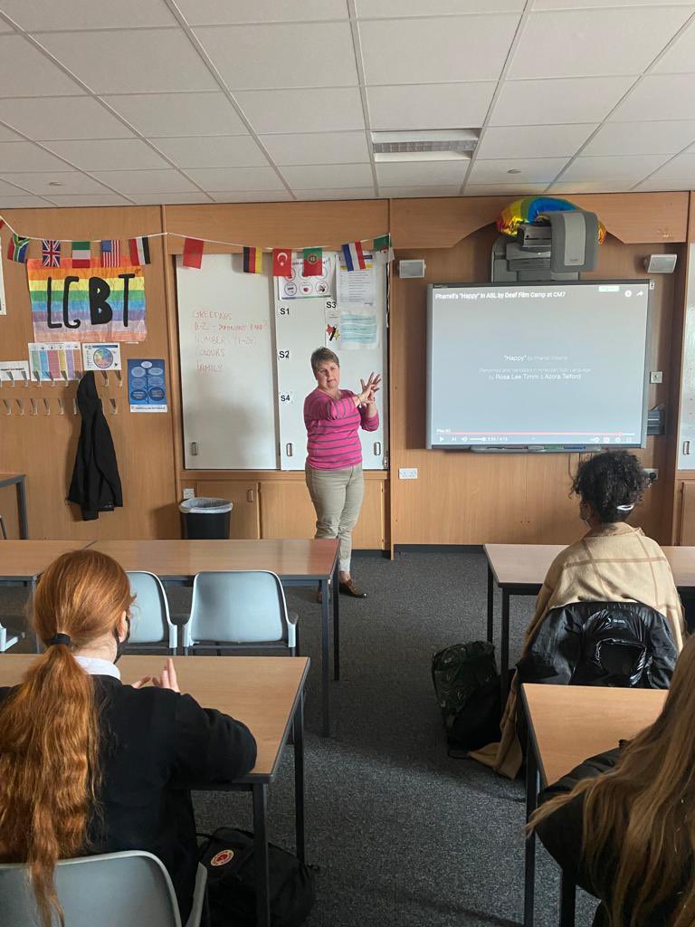 BroughtonML's tweet photo. S1 enjoying their Sign Language workshop this morning #coeEDL #SALTsecondary #edinburghloveslanguages https://t.co/uE0EBSbZF5