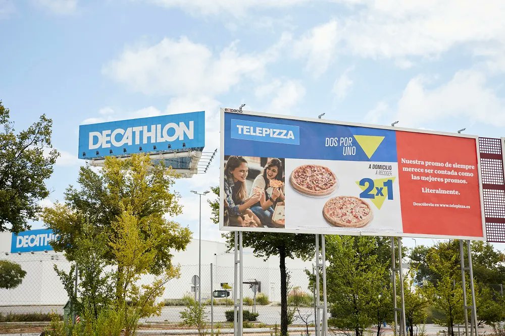 aulaCM's tweet photo. ¡Nos encanta la nueva campaña de @telepizza_es  donde imita anuncios de otras marcas!🍕
https://t.co/UYgHYVQeQJ https://t.co/w44DNIE0GS