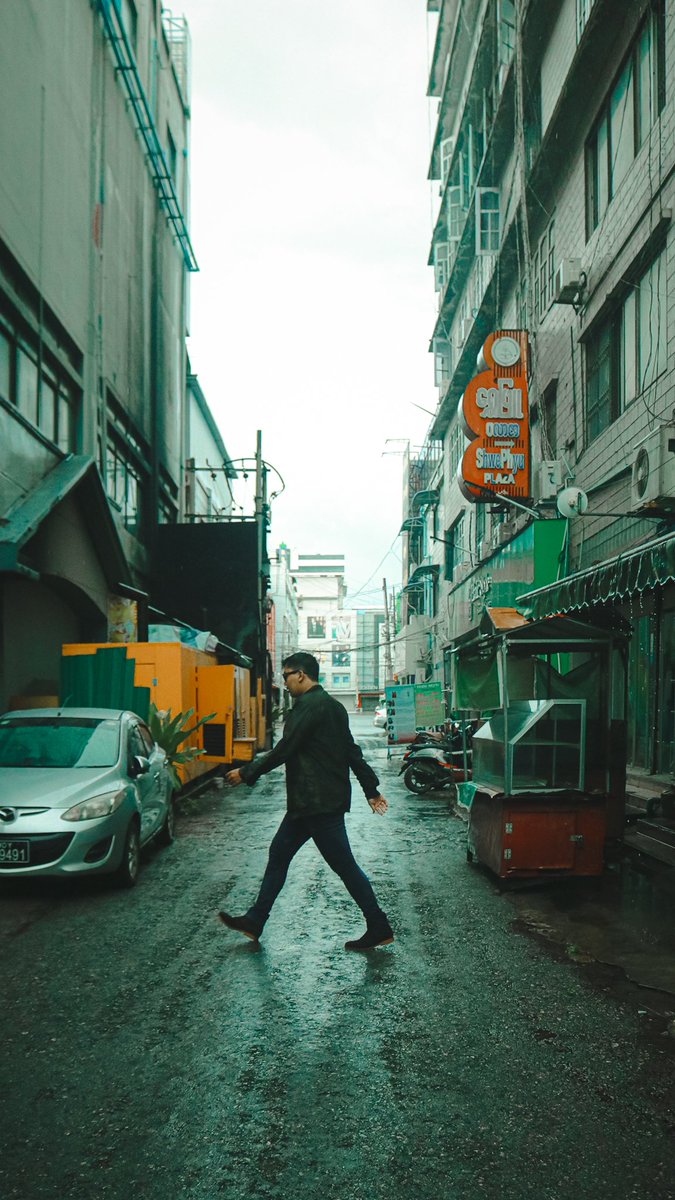 sthuhtet5's tweet photo. In the streets of mandalay 🏙

in frame - lin_nsit

#siimaginations #streetphotography #Myanmar #Burma #mandalay #potd #ootdmyanmar #ootd #streetfashion #asia https://t.co/yZ6aS6FACJ