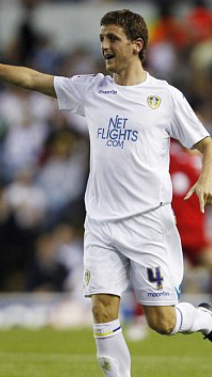 Happy birthday 
Alex Bruce
1 goal in 33 appearances 

 