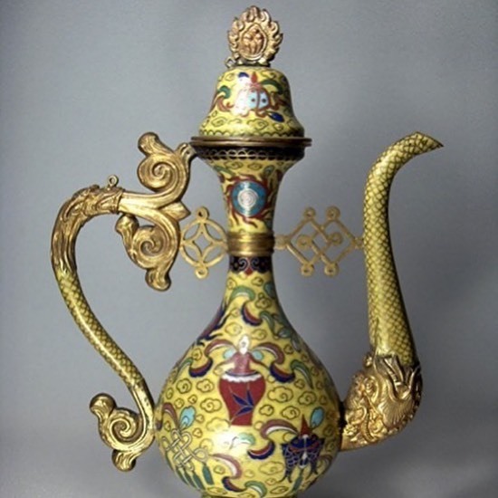 nancyjanelove's tweet photo. Huang Huan-yi chose this Ewer to respond to @chidd_castle for Neither Increasing Nor Decreasing, a virtual exhibition pairing Chinese ceramists with objects from the Buddhist collection. Buddhist objects are on display at Chiddingstone Castle until 31st … https://t.co/yWx1biKMeV https://t.co/X4Ksyjnrv1