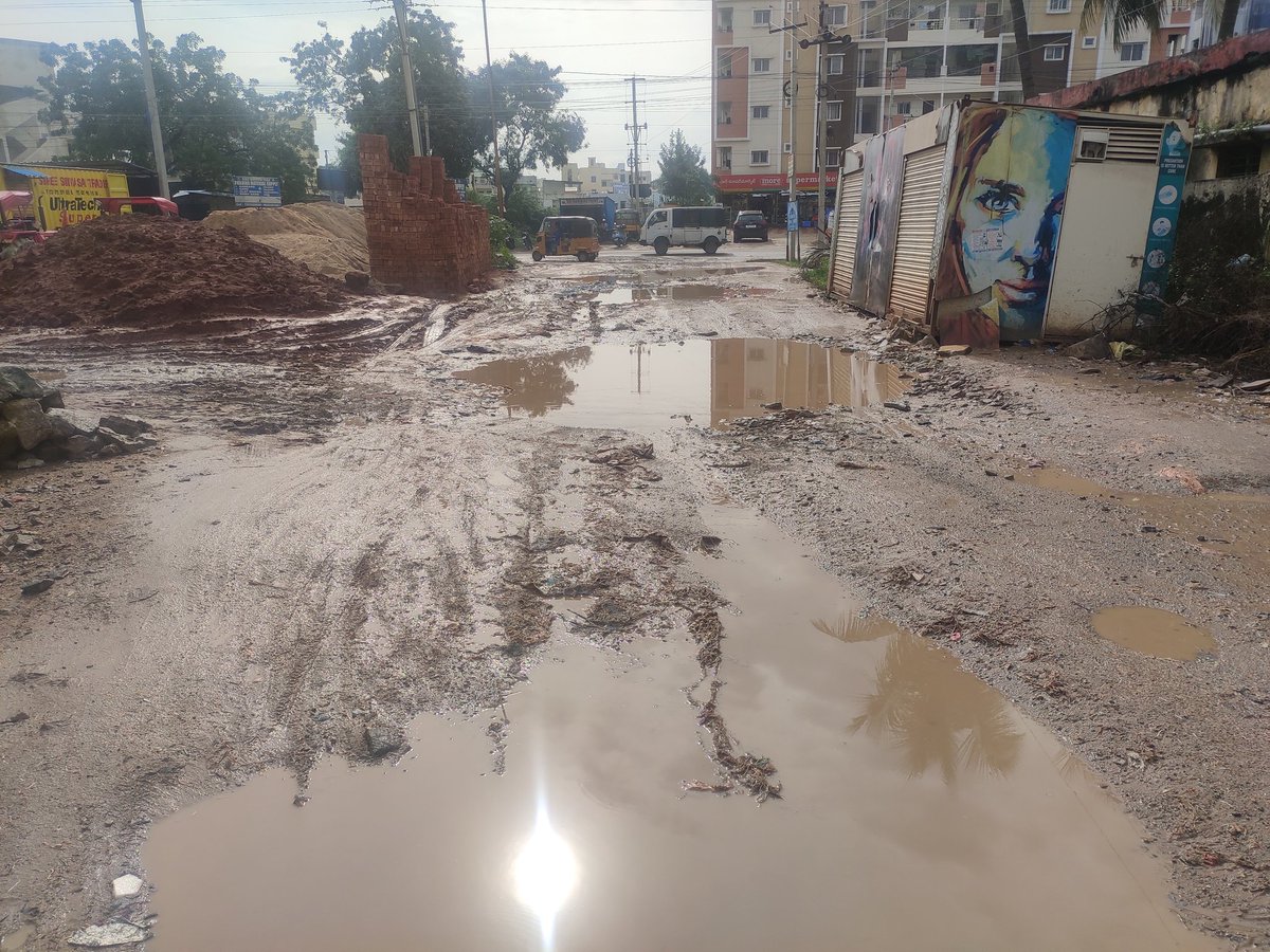 Hemanthpharma's tweet photo. @PanduThummala @AmeenpurM @AmeenpurPs @GMRMLAPTC @Collector_SRD @cdmatelangana @KTRTRS Please look into TSPF road opposite to More supermarket connecting to 3 colonies. Daily two wheelers are skidding and falling. It causing abortions for pregnant ladies, ambulance are not coming in emergency, resulting in spine problems to all. https://t.co/fwpswaugYV