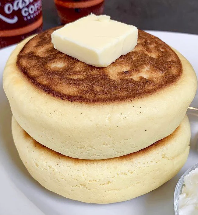 お腹が満たされそう！ずっしりとした昔懐かしの「クラシックパンケーキ」