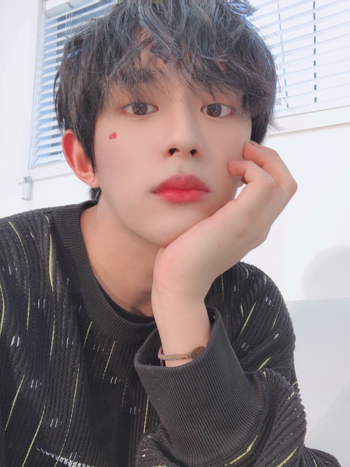 DKB_OFFICIAL on Twitter "D1 내 얼굴 속 체리 🍒 다음엔 뭘 키워 볼까🙄 리더즈 풀파티커버 한번