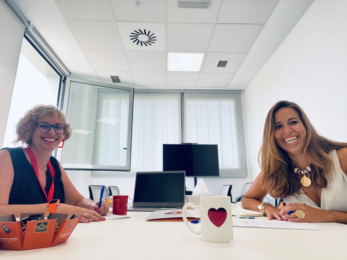 ULL's tweet photo. 👩💼 Las técnicas de propiedad industrial de las universidades canarias, nuevas coordinadoras del grupo de patentes y licencias de RedOTRI
➡️ https://t.co/gjvxxDYH2i https://t.co/cUGpBanen5