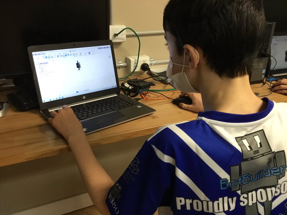 BotBuilders_AU's tweet photo. A member of 14380 is doing fusion 360 for the intake system.
#ftc #freightfrenzy https://t.co/kyBCR7q5dh