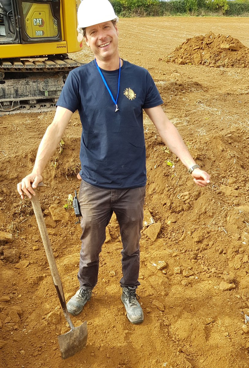 CarenzaLewis's tweet photo. A great few days on the second new @thetimeteam - old TT friends alongside members of #ITHAS community archaeology group - set up when our site was first discovered! ... https://t.co/lxxLl00nto