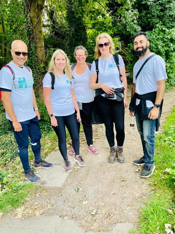 The EM crew <a href="/HillingdonNHSFT/">The Hillingdon Hospitals</a>  finished a loooong @HillHospCharity walk this Sunday.... and then came in to work! Please donate generously for our maternity bereavement suite 💙