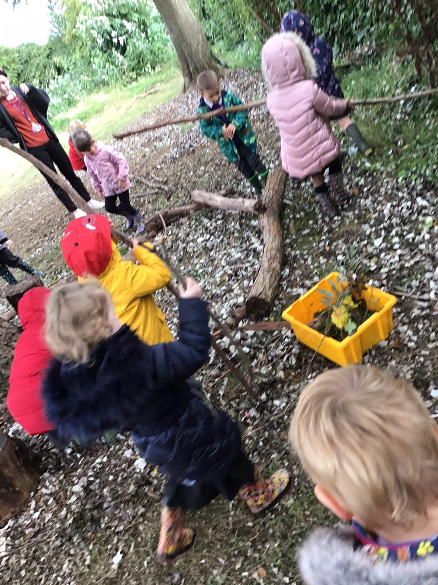MissWhitehurst_'s tweet photo. In nursery we have become really interested in finding lots of insects outside. We enjoyed going on a walk around the field to find lots of natural objects today, which we are going to use to make insect houses tomorrow!🐞🐜🦟🐌🦋 #outdoorlearning #eyfs @aspear_ @RowParkAcademy https://t.co/o94GAu1tEQ
